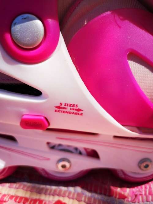 Awesome pair of Avigo rollerblades on auction. This pair is size adjustable.