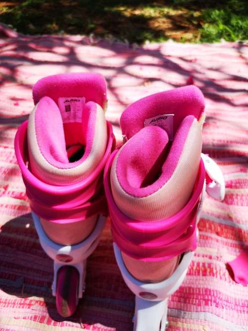 Awesome pair of Avigo rollerblades on auction. This pair is size adjustable.