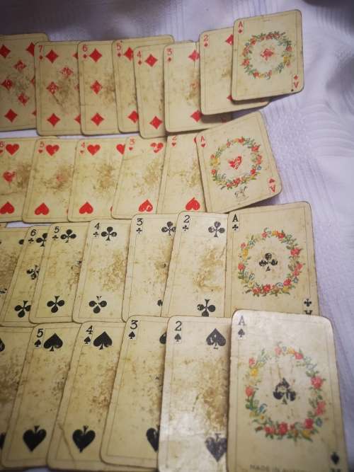Vintage Piatnik playing cards - double pack. Super cute!