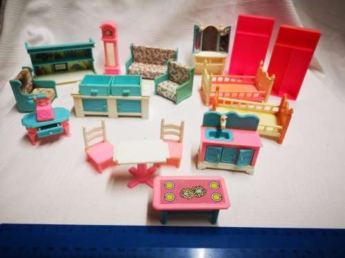 Lovely big lot of vintage barbie style furniture.