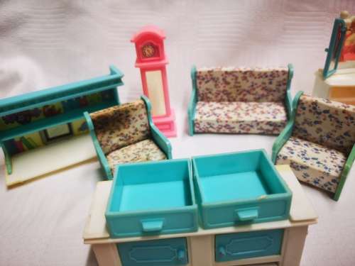 Lovely big lot of vintage barbie style furniture.