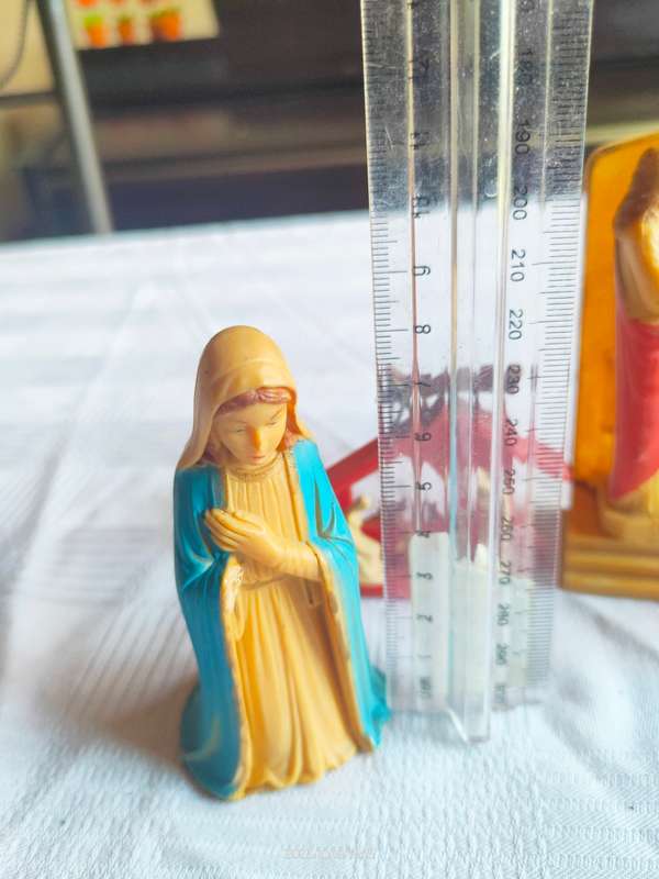 Lovely vintage (1960`s) hard plastic nativity ornaments - in time for Christmas!