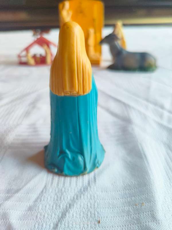 Lovely vintage (1960`s) hard plastic nativity ornaments - in time for Christmas!