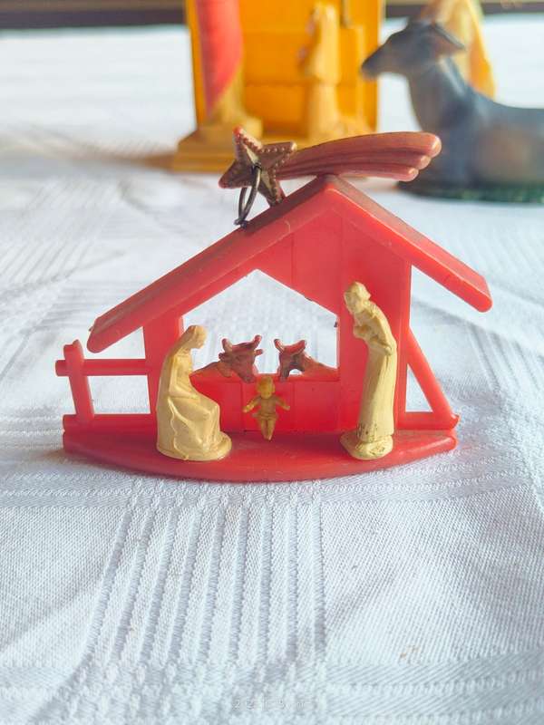 Lovely vintage (1960`s) hard plastic nativity ornaments - in time for Christmas!