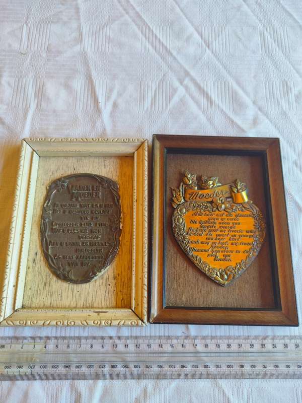 2 Pragtige muur behangsels