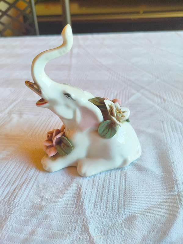 Nice lot of mostly vintage ornaments and figurines