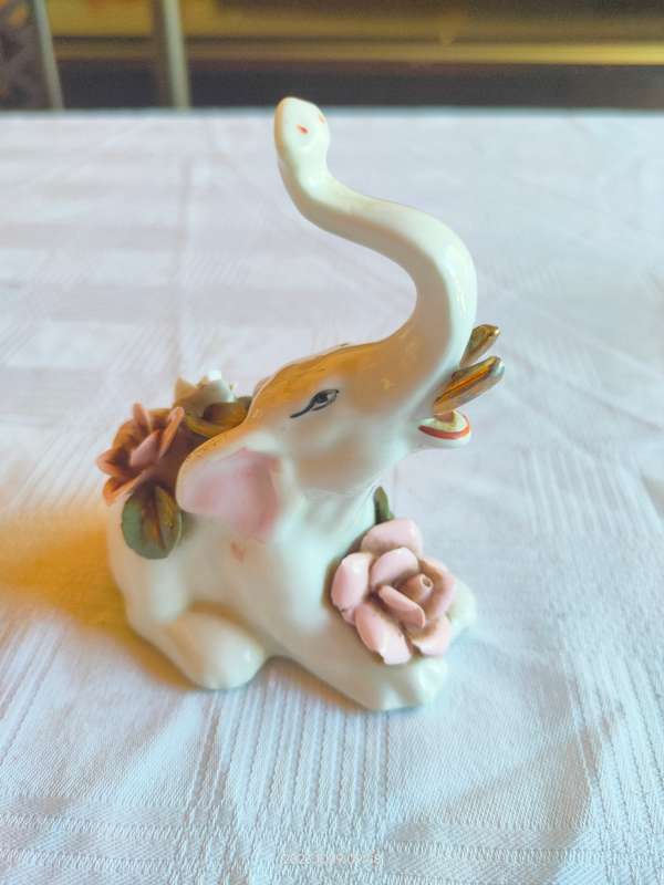 Nice lot of mostly vintage ornaments and figurines