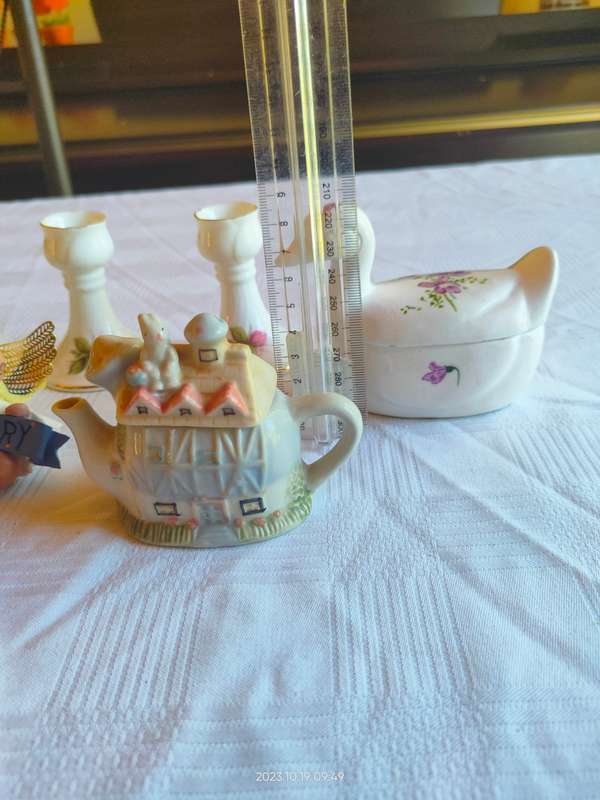 Nice lot of mostly vintage ornaments and figurines