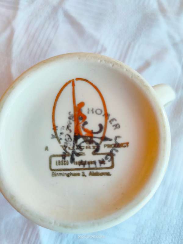 Very interesting vintage Fort Leaven worth souvenir mug