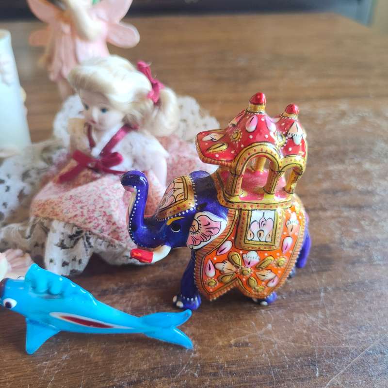 Huge lot of mostly porcelain figurines