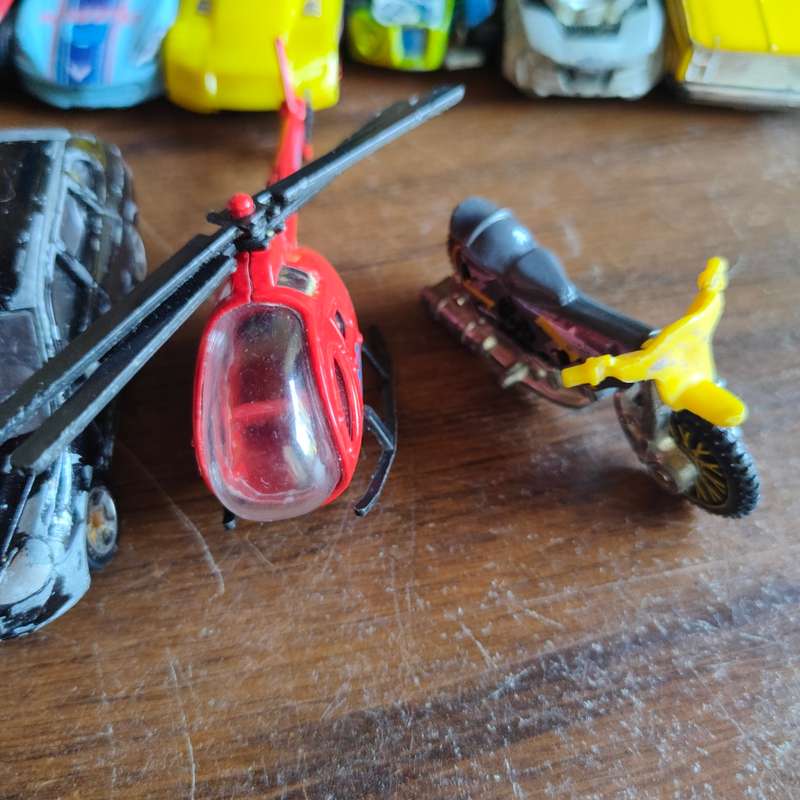 Massive lot of (mostly) Hot Wheels cars.