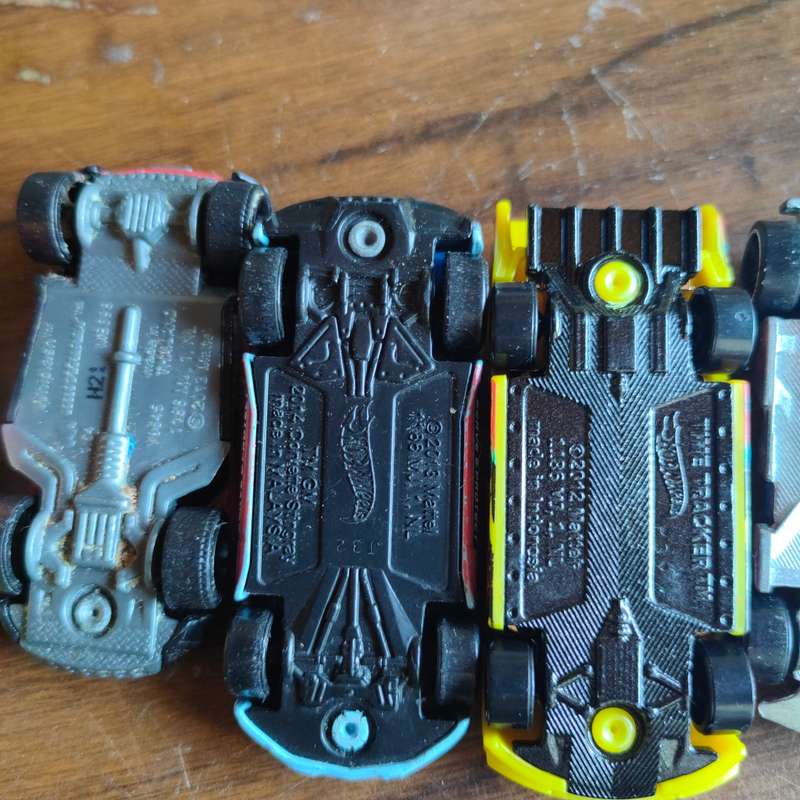 Massive lot of (mostly) Hot Wheels cars.