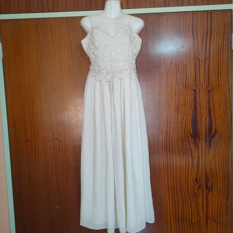 Beautiful ivory wedding / evening dress