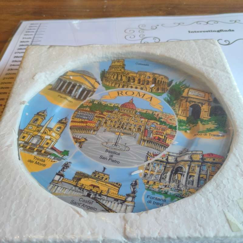 Vintage Roma ceramic souvenir plate - like new!
