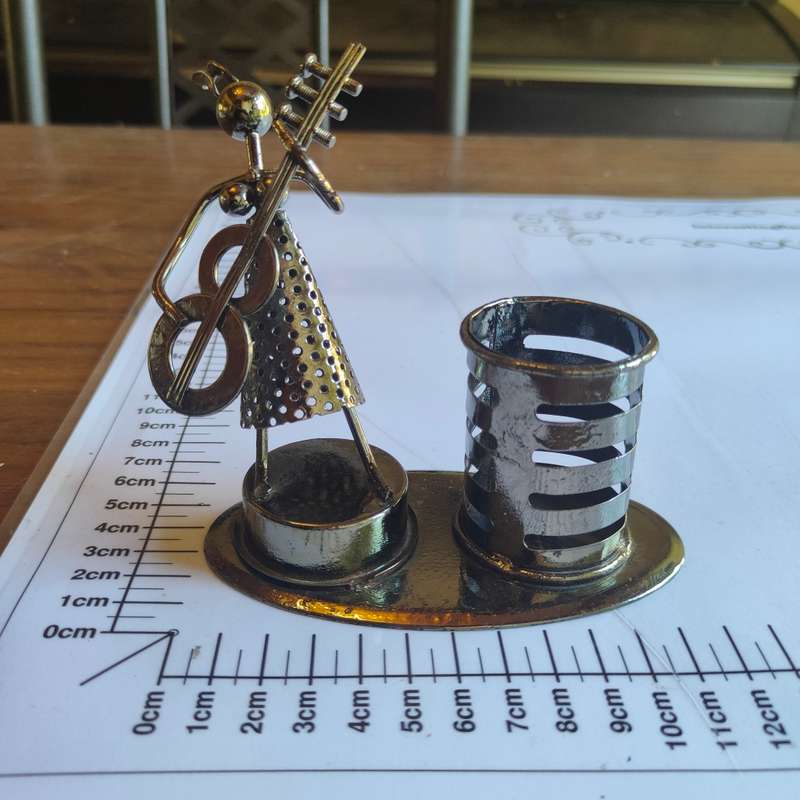 Novelty metal pen/pencil holder