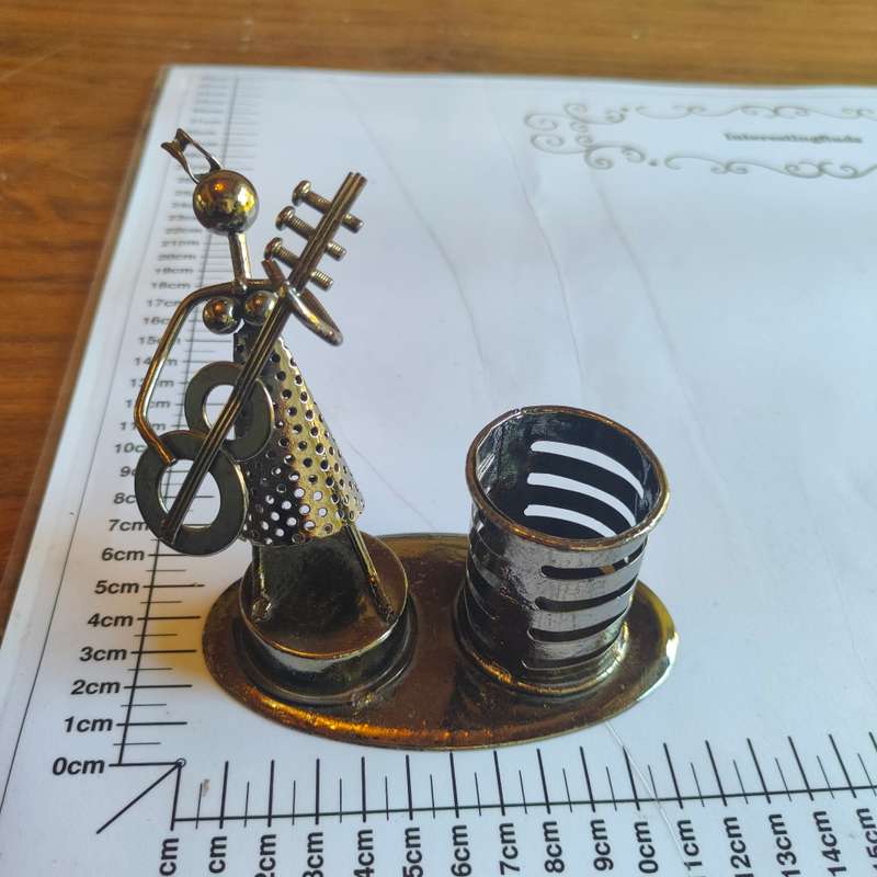 Novelty metal pen/pencil holder