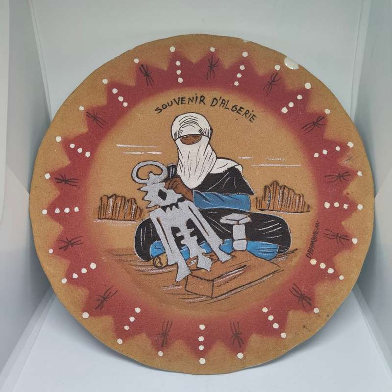 Gorgeous vintage souvenir D'Algerie wall plate - marked Faience (Mila) and signed - Dahmane