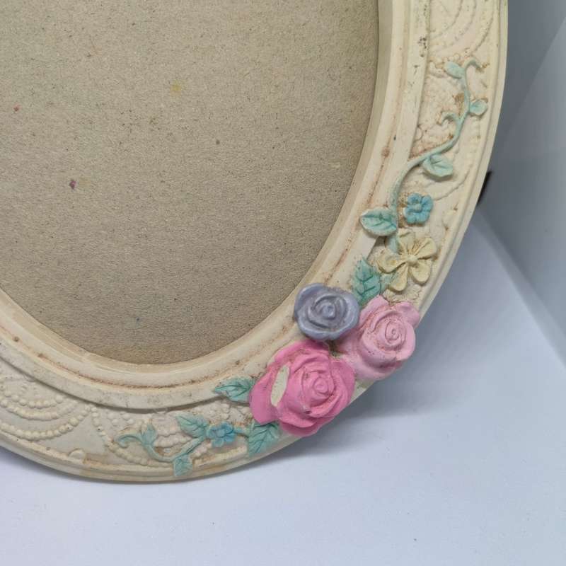 Lovely vintage ceramic picture frame