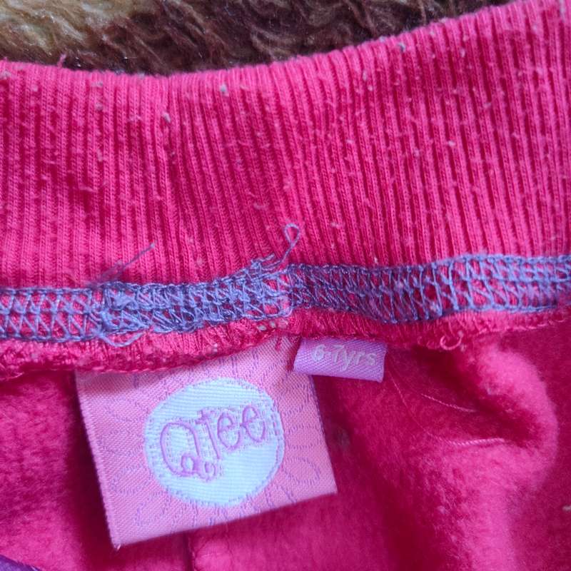 Girls warm sweatpants size 6-7 years