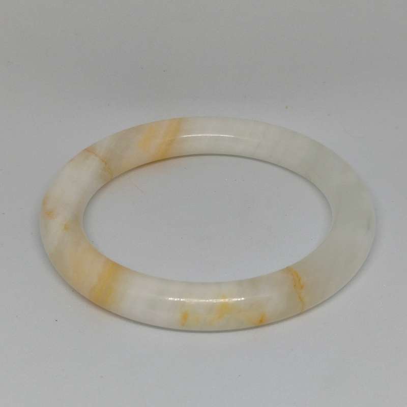 Stunning white Burmese Jadeite bangle - 45.6g