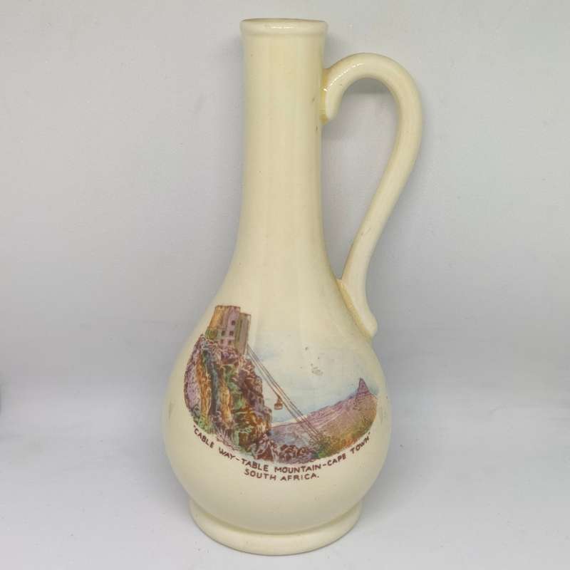 A beautiful Crown Devon Fielding's souvenir vase