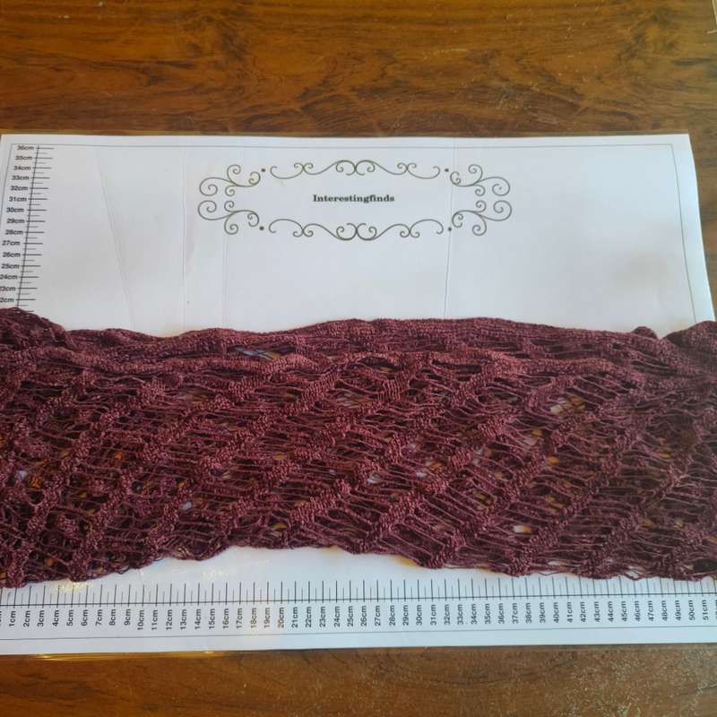 A gorgeous scarf - maroon
