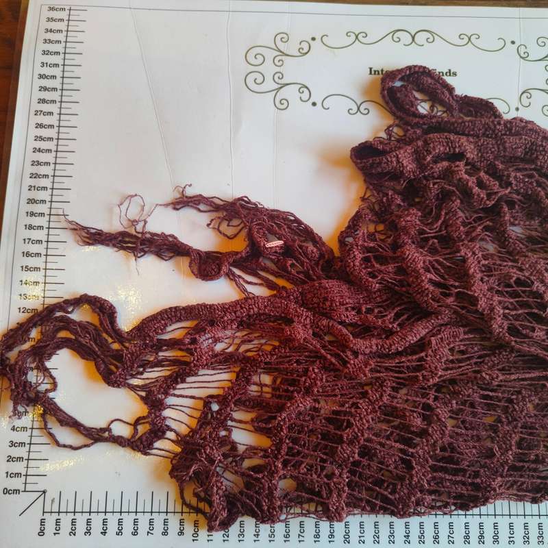 A gorgeous scarf - maroon