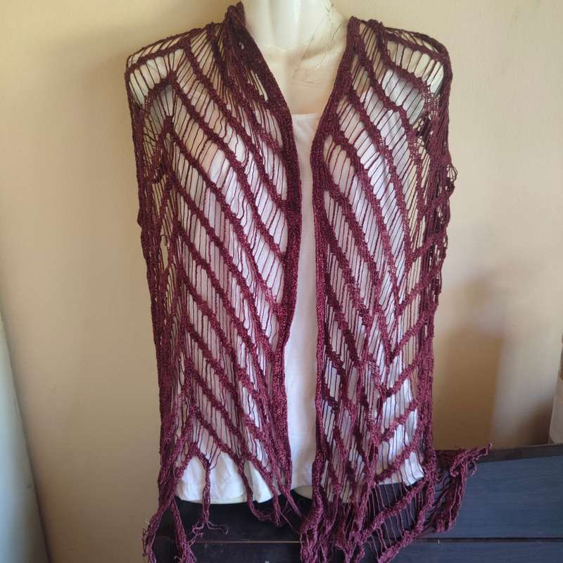 A gorgeous scarf - maroon