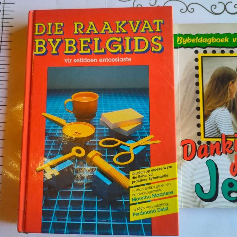3 Christelike boeke - Die raakvat bybelgids, bybeldagboek vir Graad 9 en Waar is God wanneer...