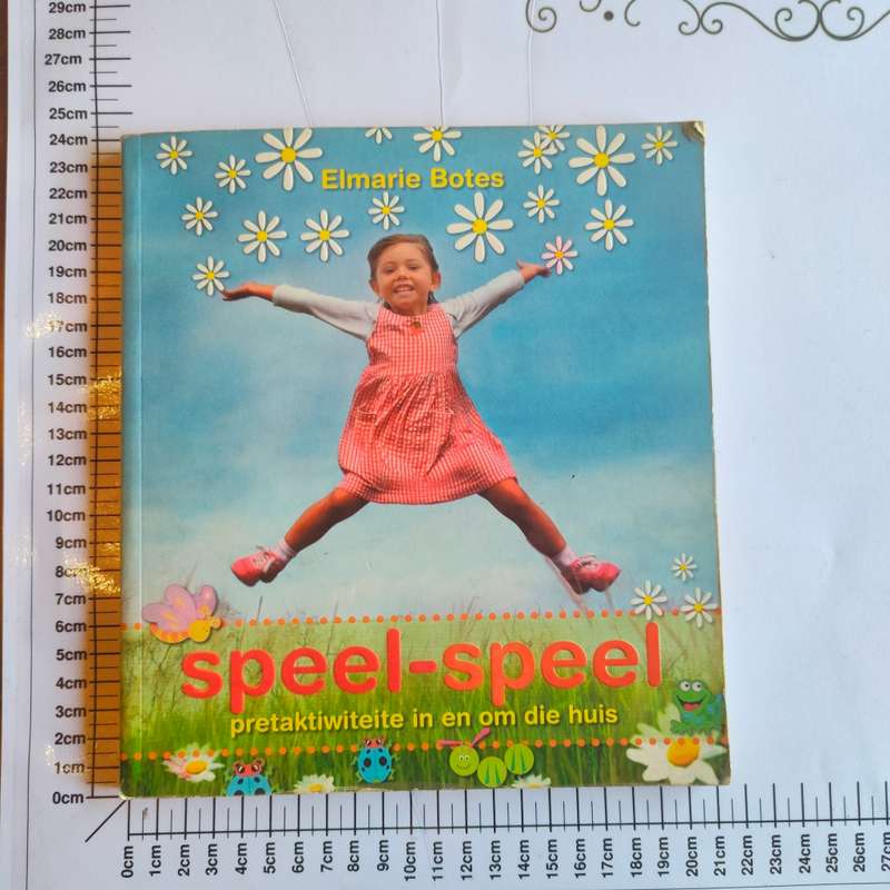Speel-speel pret aktiwiteite in en om die huis - boek deur Elmarie Botes