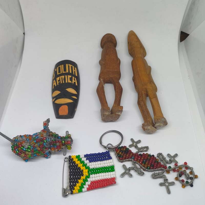 Nice lot of proudly South African ornaments