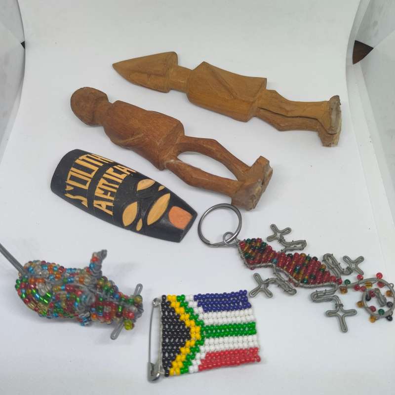 Nice lot of proudly South African ornaments