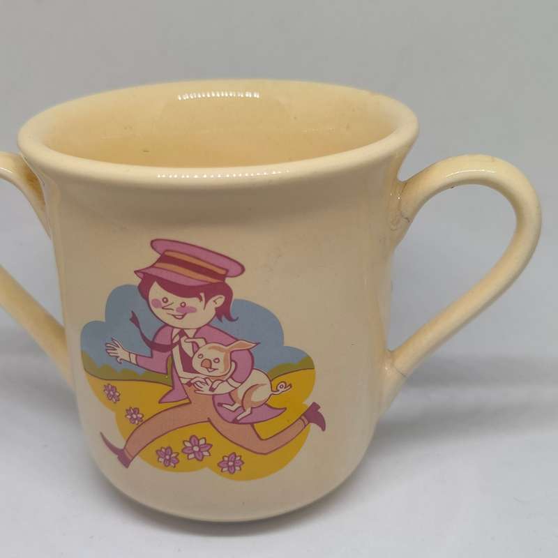 Two vintage kids mugs