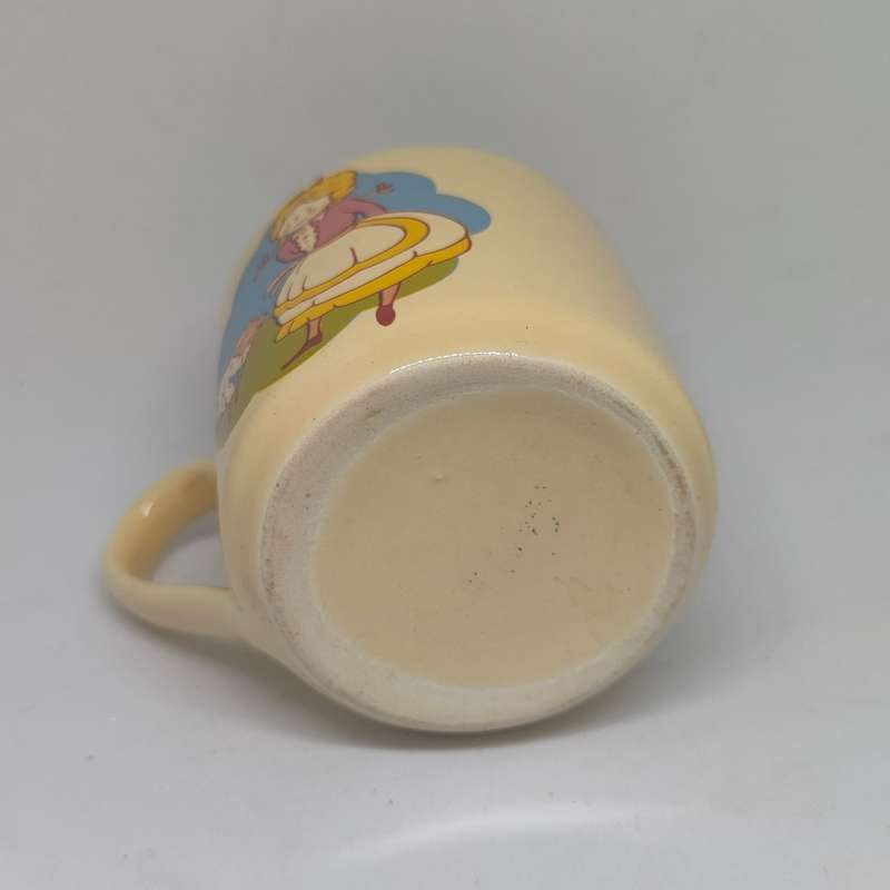 Two vintage kids mugs