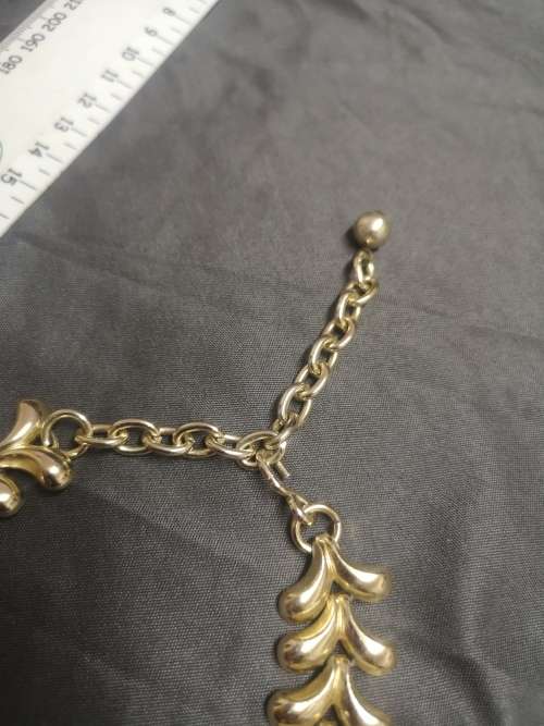 On R1 auction!! Stunning vintage leaf link choker necklace