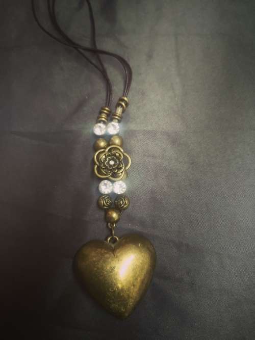 Stunning necklace with big heart pendant