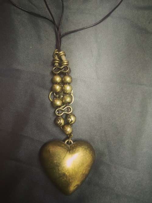 Stunning necklace with big heart pendant