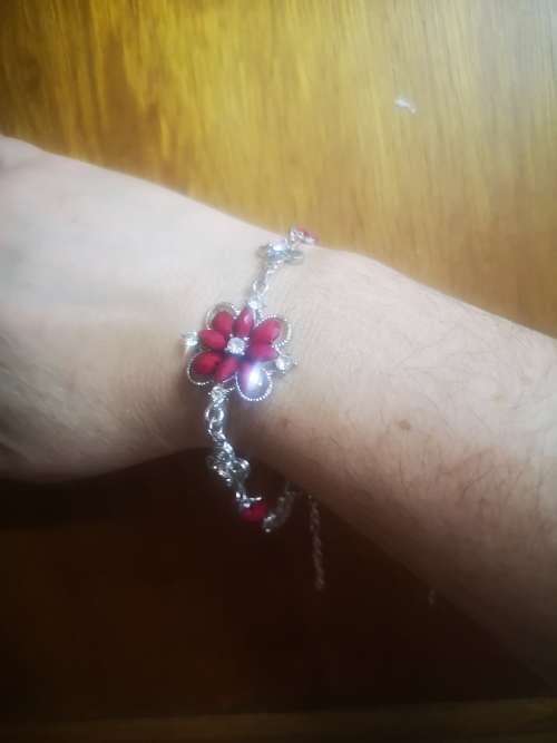 Stunning fashion bracelet with purple stones