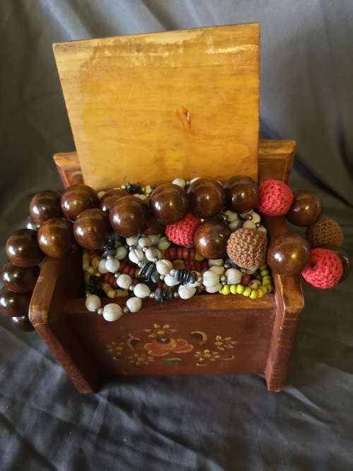 Big lot of vintage fashion jewelry in a gorgeous wooden jewelry box