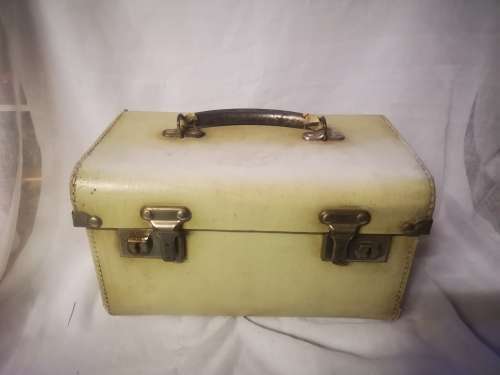 Lovely vintage travel / vanity case - Made in England