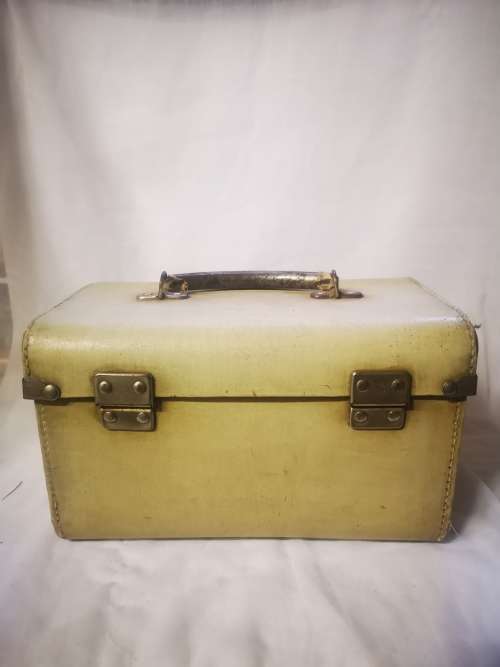 Lovely vintage travel / vanity case - Made in England