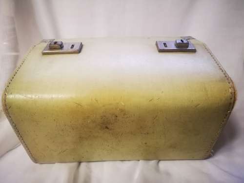 Lovely vintage travel / vanity case - Made in England