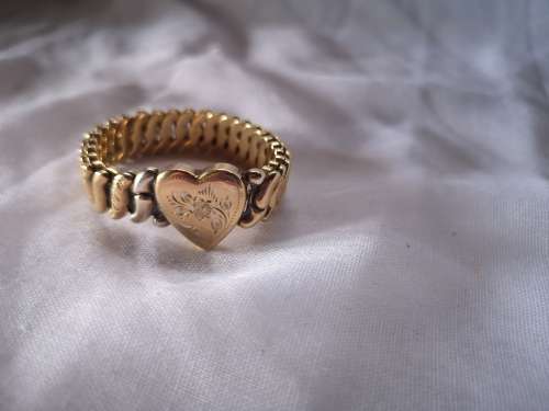Gorgeous vintage 1940's LA Mode gold filled sweetheart bracelet on R1 auction!