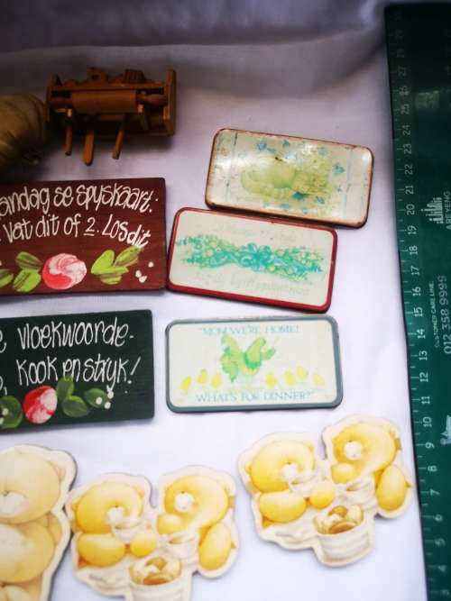 Bulk lot fridge magnets