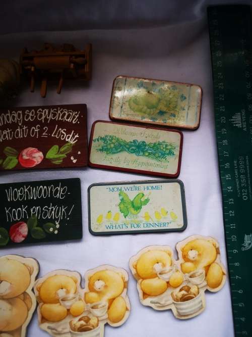 Bulk lot fridge magnets