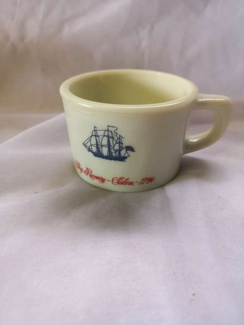 A gorgeous vintage Shulton Old Spice shaving mug.