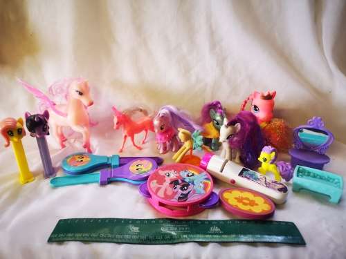 Awesome Big lot of pony toys, majority of which - my little pony