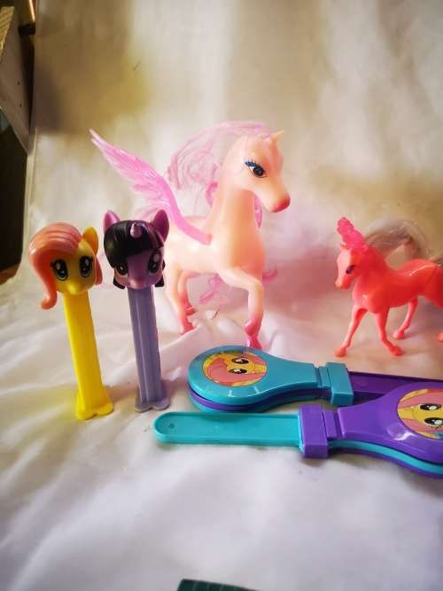 Awesome Big lot of pony toys, majority of which - my little pony