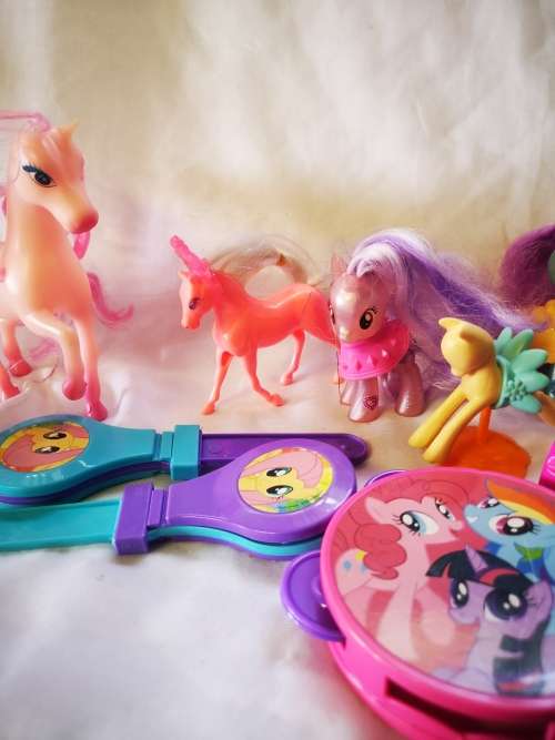 Awesome Big lot of pony toys, majority of which - my little pony