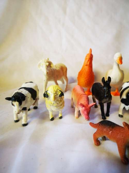 Nice bulk lot of toy (farm) animals